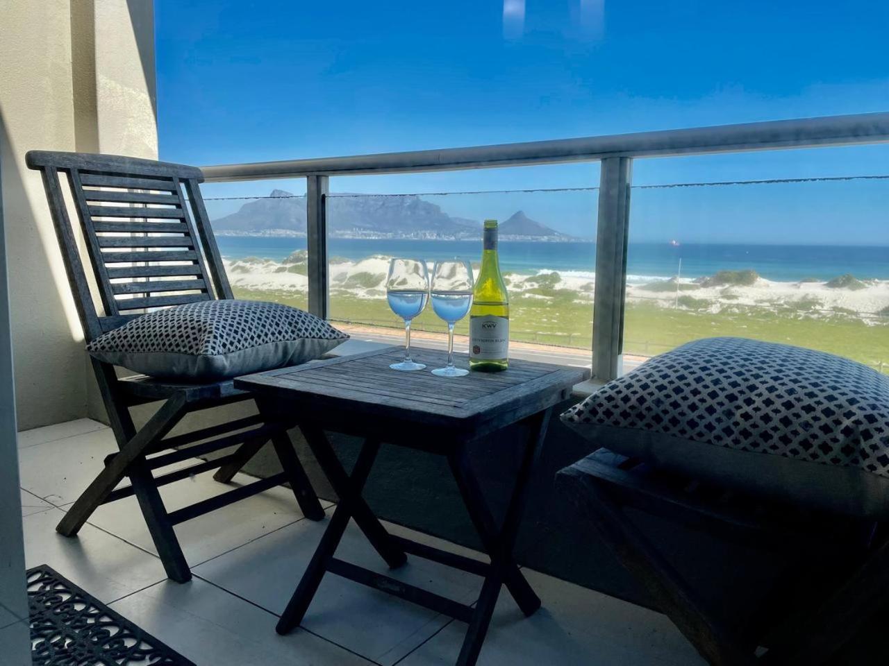 Cape Town Beachfront In Blouberg Apartamento
